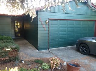 2207 SW Crestwood Ct, Dallas, OR