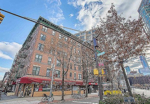 4th image of 529 Broome St #47