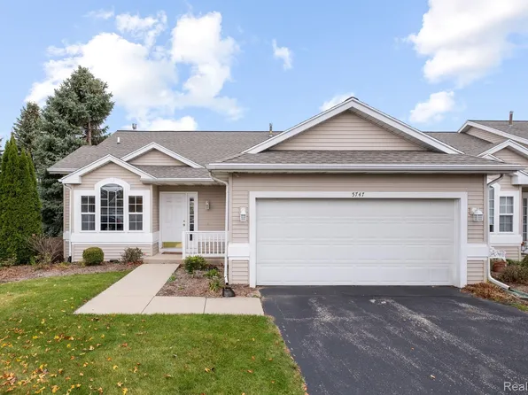 5747 Wineberry Ln SW, Wyoming, MI 49418