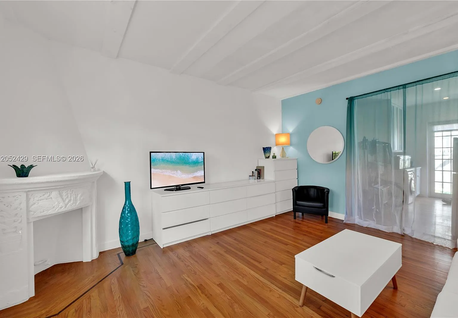 Beachgardens Condo — Photo 1