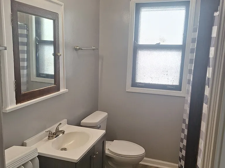8720 S Loomis St — Photo 7