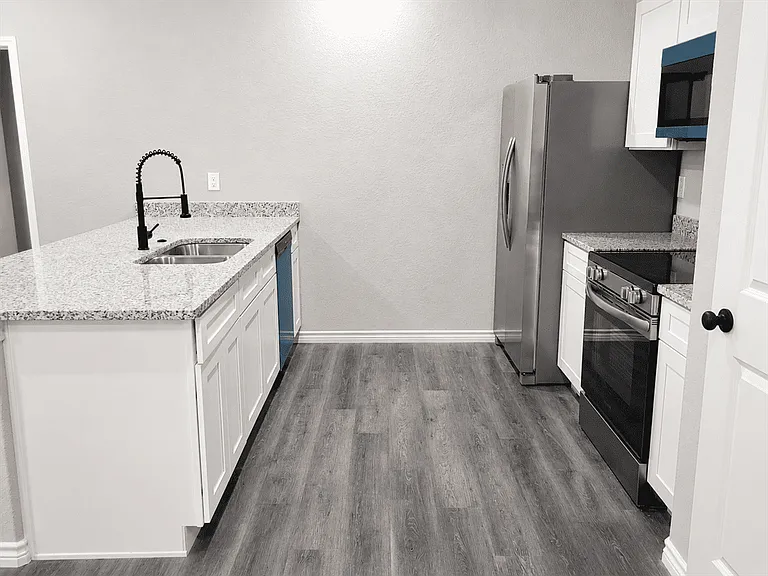 7602 Windsor Oaks #2 — Photo 2