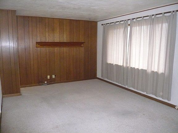 4th image of 2706 Inland Dr