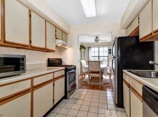 5 Malvern Way, Edison, NJ 08817