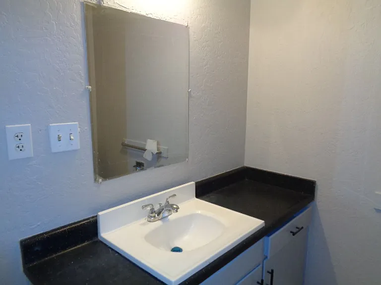 6316 W Maryland Ave — Photo 5