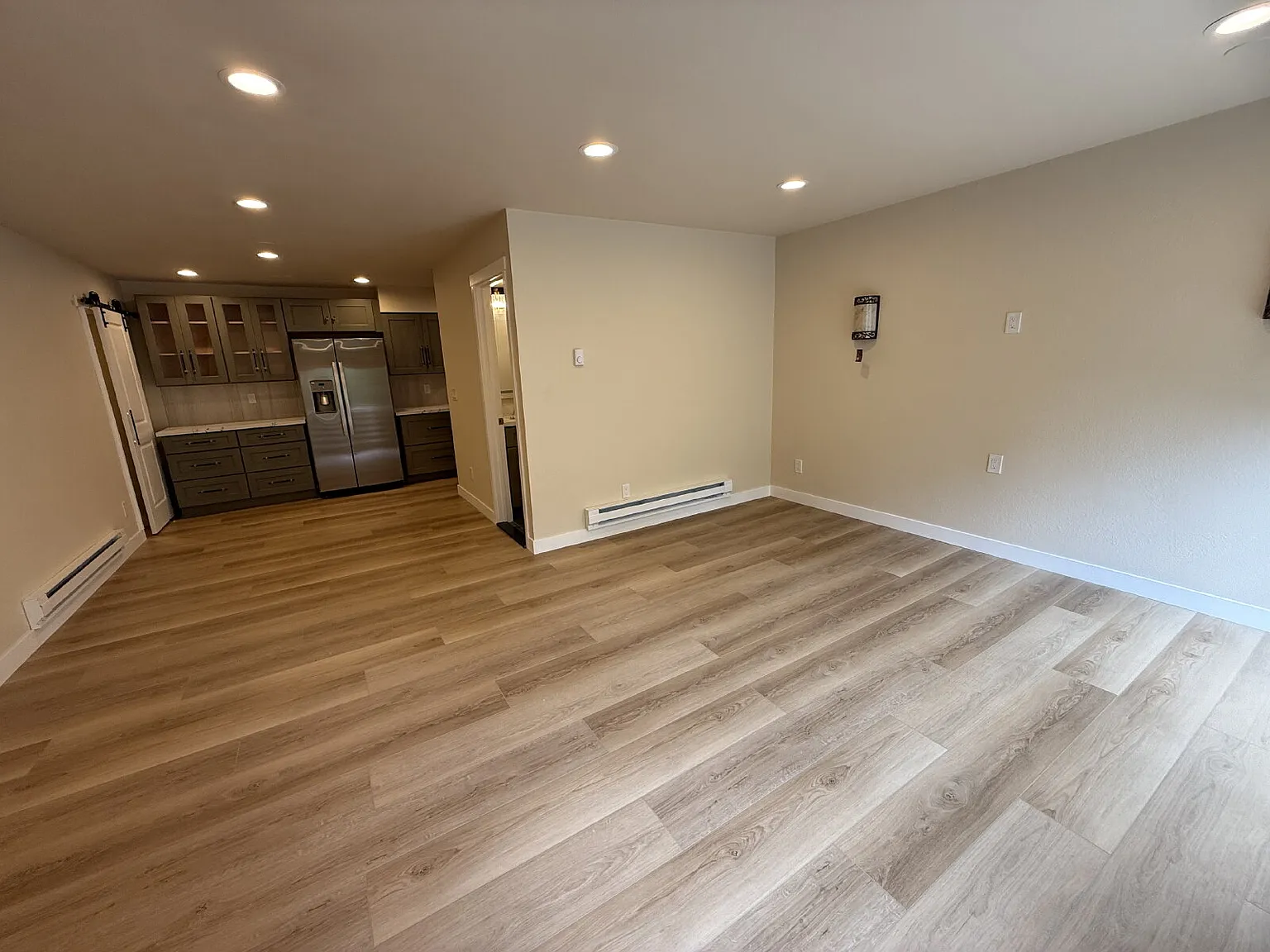 2 bed, 2.0 bath, 1024 sqft, $2,595 — Photo 4