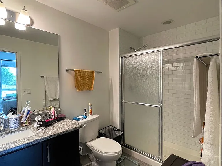 1246 W Devon Ave — Photo 9