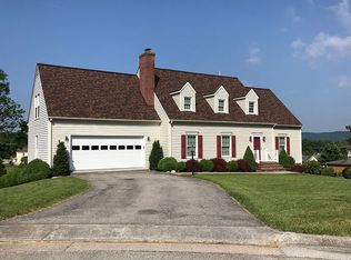 1106 Mourning Dove Dr, Blacksburg, VA 24060