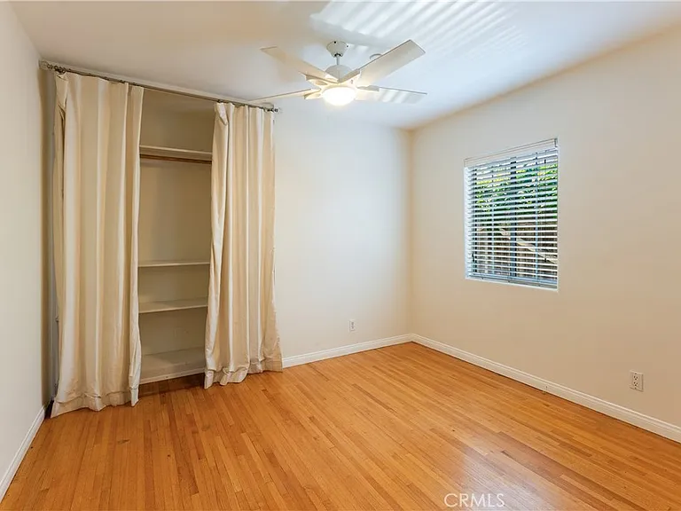 4722 Ventura Canyon Ave — Photo 28