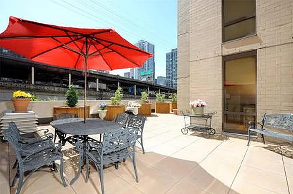 Sold by Compass | media 10