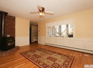 10 Vidoni Pl, Huntington, NY 11743