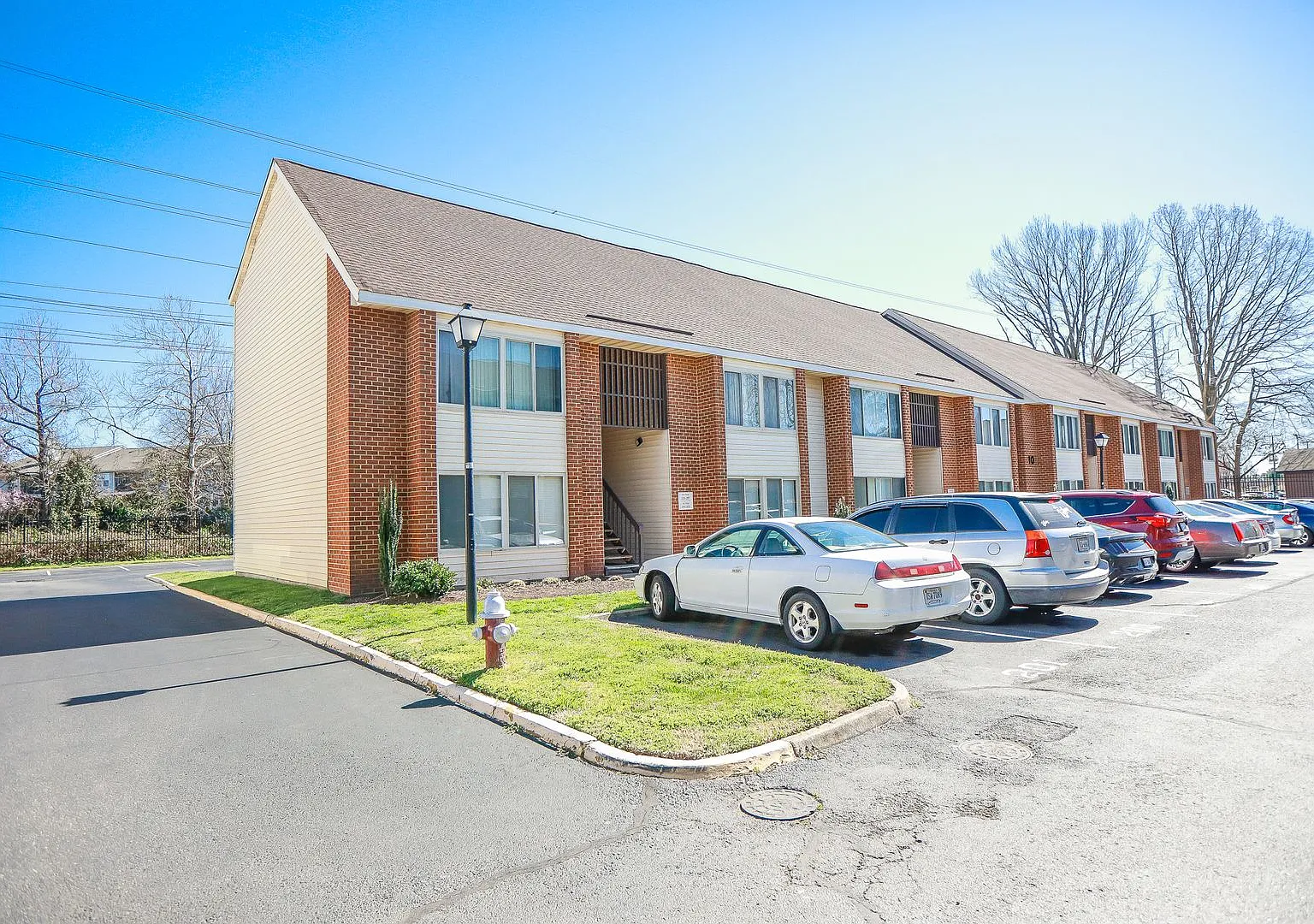"Low Maintenance Living" In Prime Hampton Roads Area — Photo 2