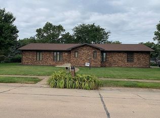 6672 Country Club Dr, Columbus, NE 68601