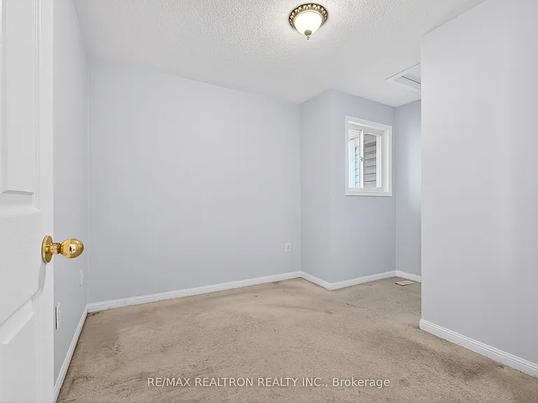 8 Toscana Dr — Photo 16