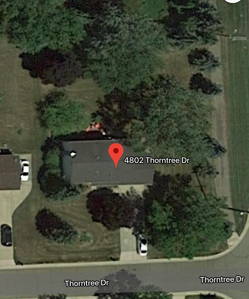 4802 Thorntree Dr photo 1