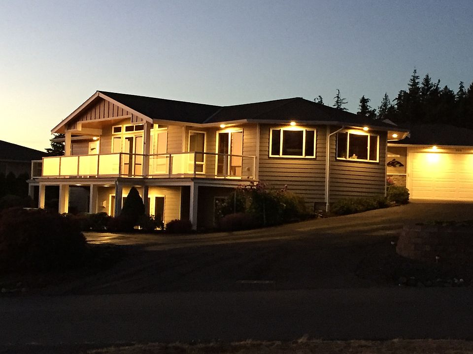 2nd image of 904 Admiralty Way