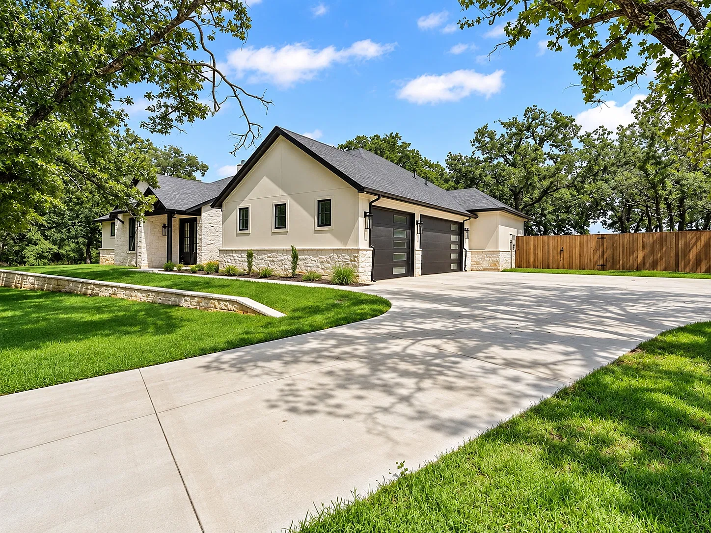 4 bed, 2800 sqft, $3,995 — Photo 3