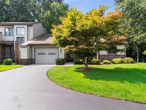 3rd image of 2809 S Wooddale Dr