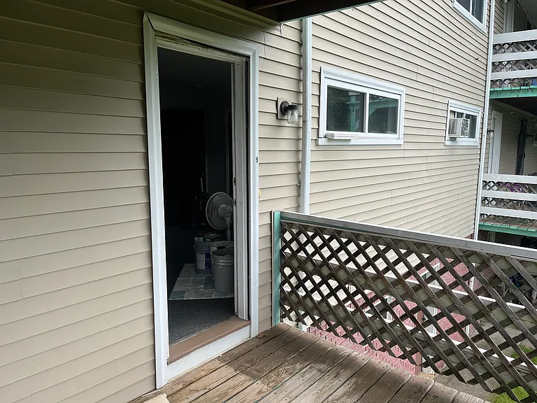 380 Main St #1 — Photo 5