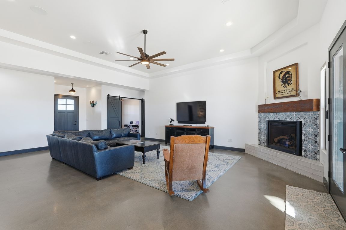 next background image