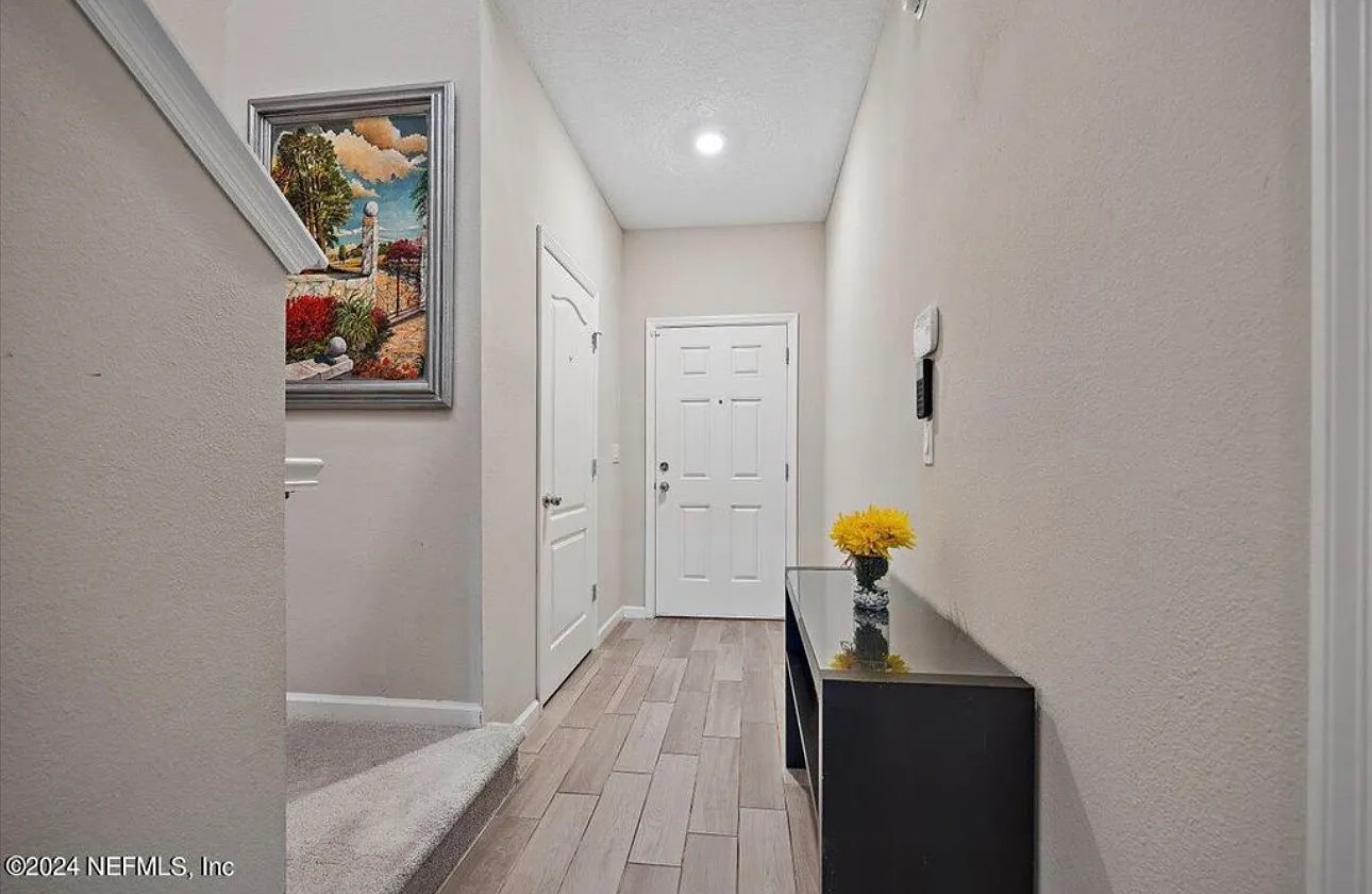 2 bed, 2.5 bath, 1553 sqft, $2,300 — Photo 2