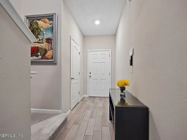 12647 Josslyn Ln — Photo 2