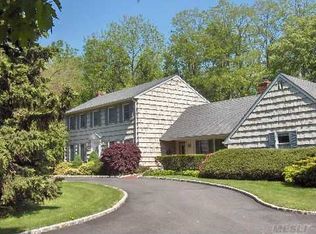 25 Wheeler Rd, Setauket, NY 11733