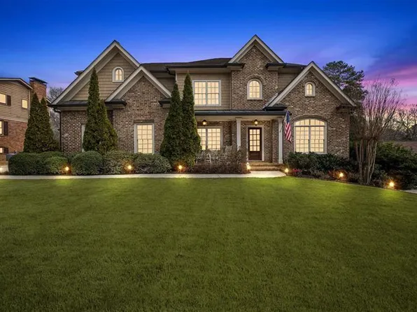 4899 Springfield Dr, Dunwoody, GA 30338