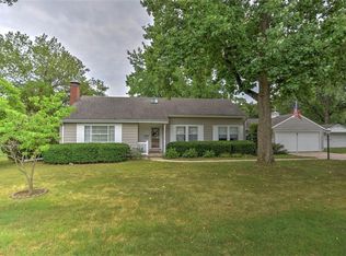 17 Southern Dr, Decatur, IL 62521