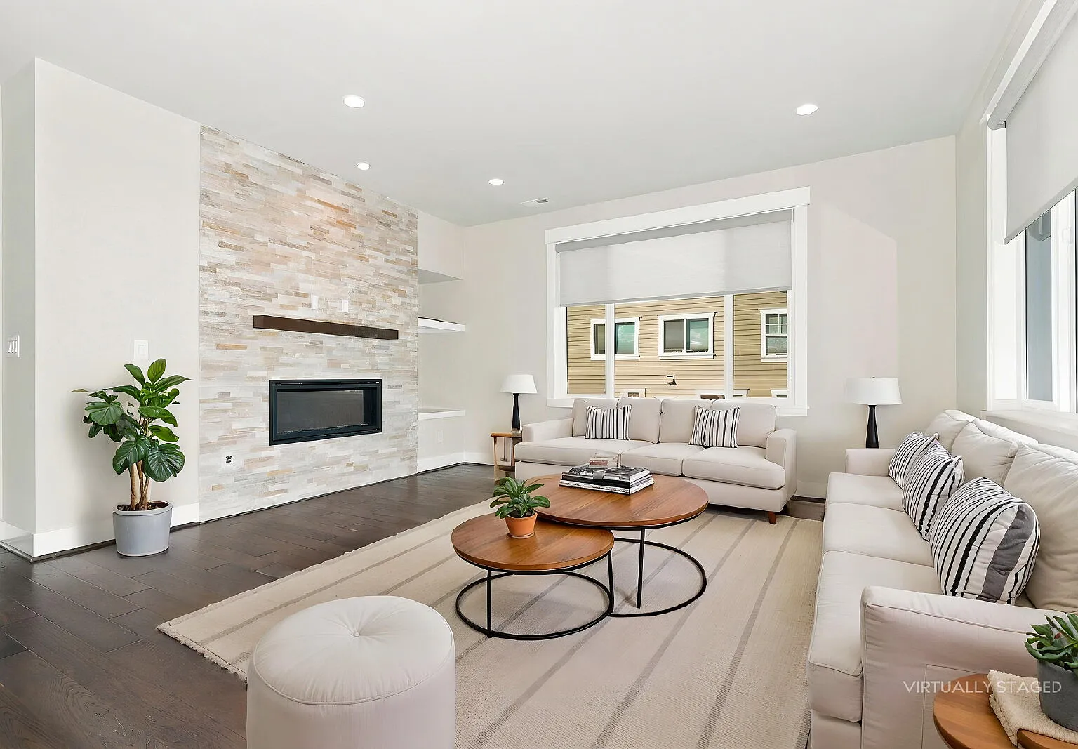 **Beautiful Sammamish Home In Desirable Canterbury Park Available Now For Rent!! — Photo 2