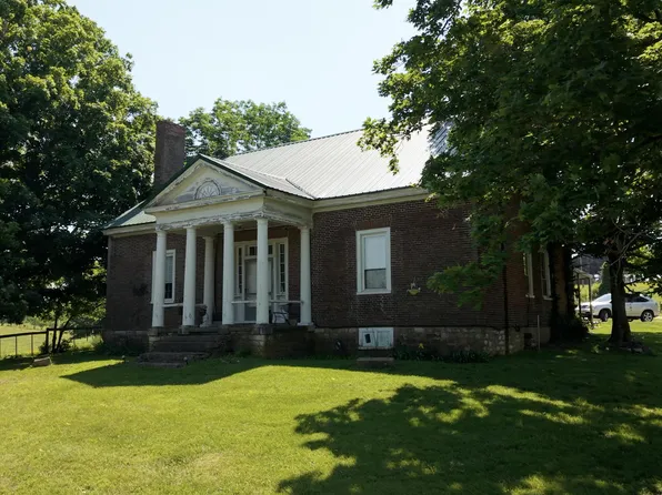 6300 McCowans Ferry Rd, Versailles, KY 40383