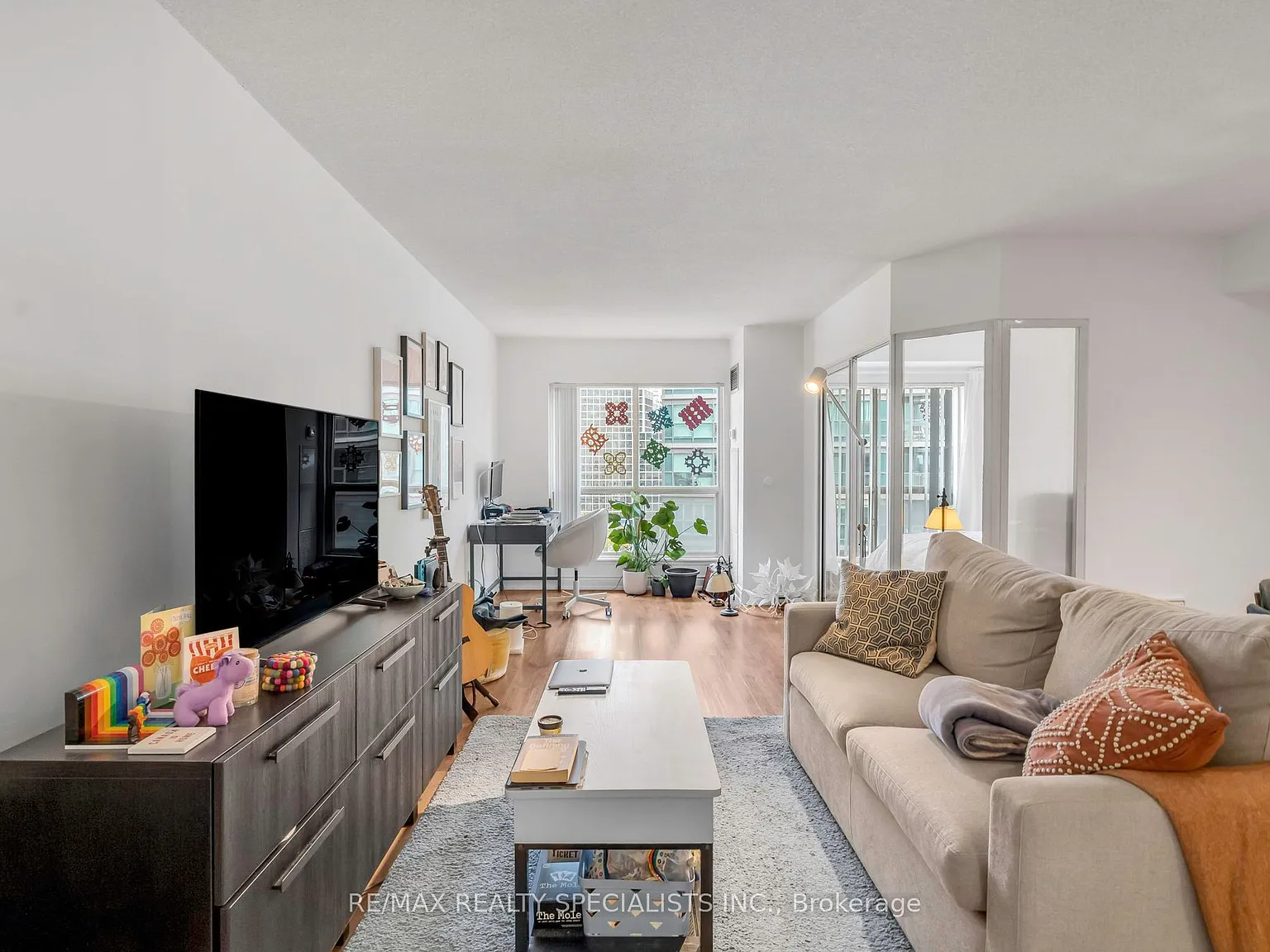 1 bed, $2,400 — Photo 2