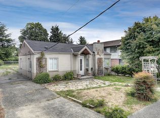 8522 Densmore Ave N, Seattle, WA 98103