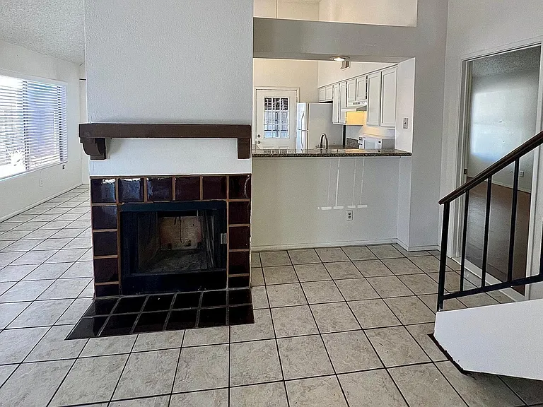 20828 N 21st Ave — Photo 3