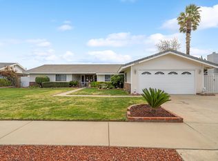 39658 Country Club Dr, Palmdale, CA 93551
