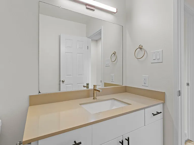 Tuscany Apartments — Photo 36