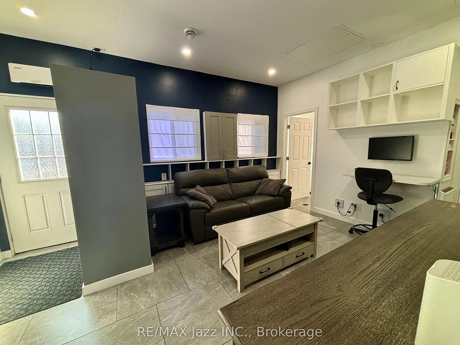Studio, $1,900 — Photo 4