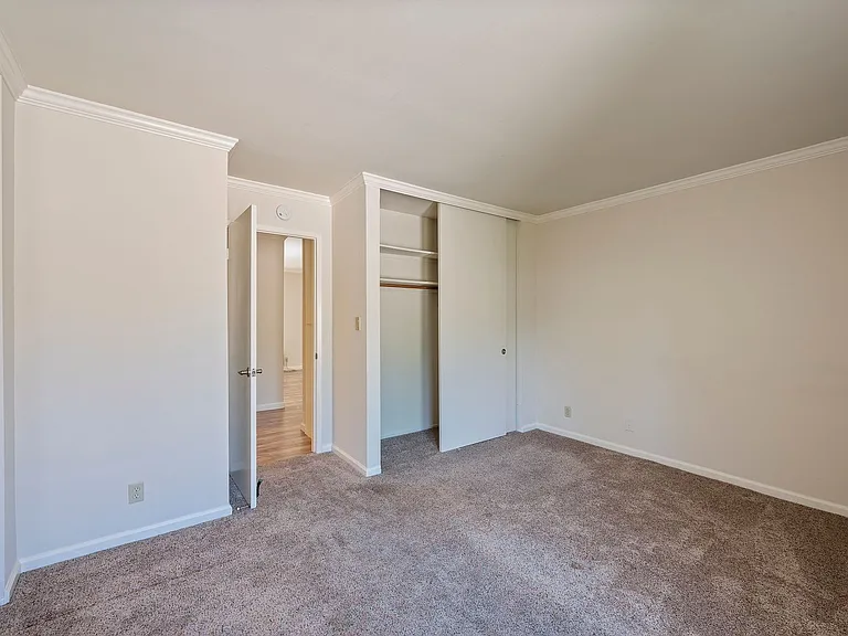 100 Devon Avenue — Photo 17