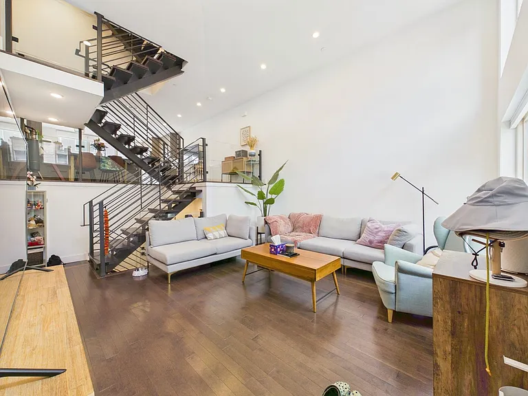 1335 S Garnet St — Photo 12