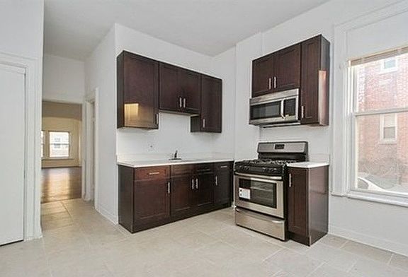 2nd image of 1124 S Sacramento Blvd #2