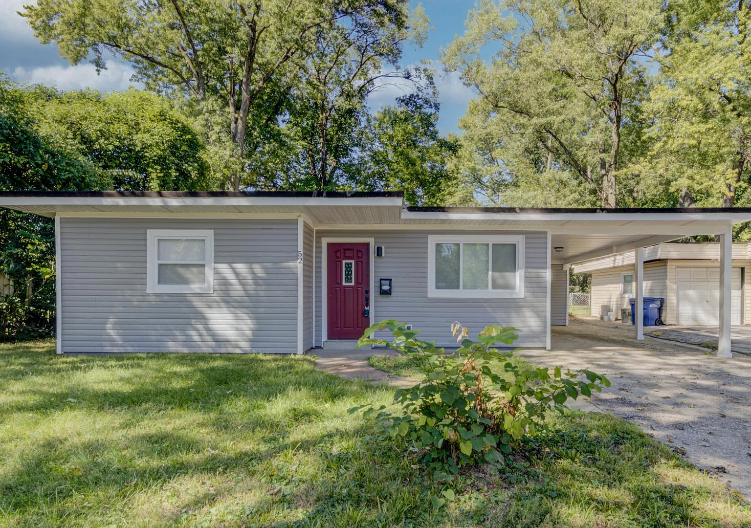 52 Marquette Dr — Photo 1
