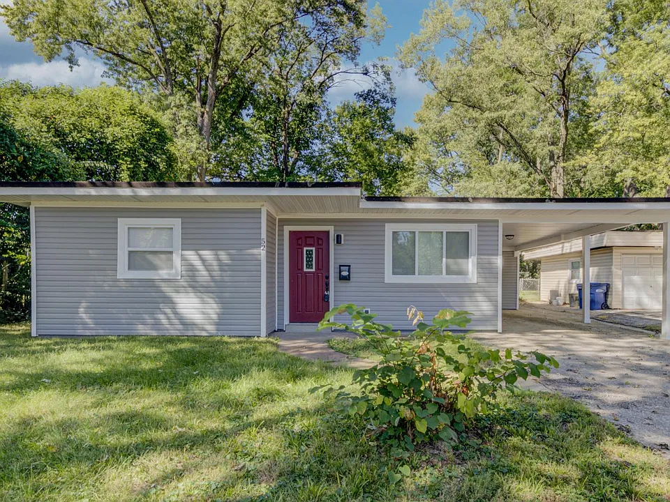 52 Marquette Dr