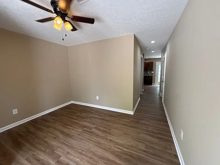 517 Weaver St #5 — Photo 13