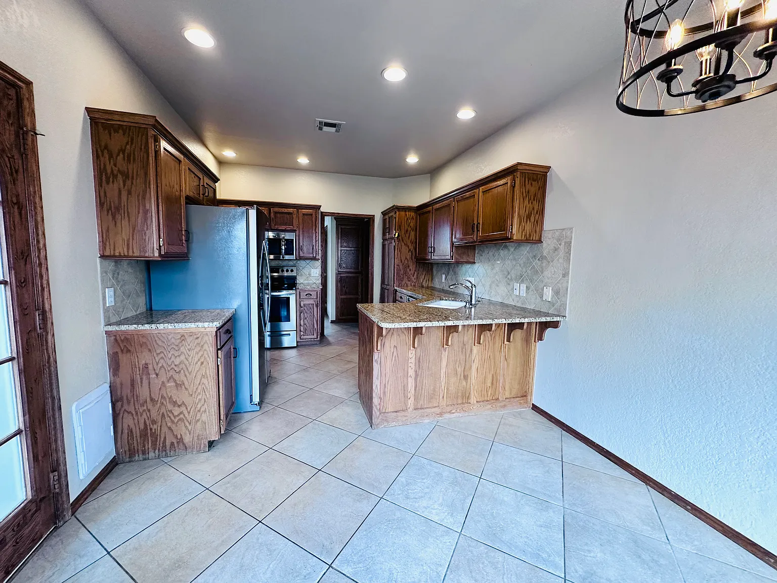 3 bed, 1639 sqft, $1,900 — Photo 4
