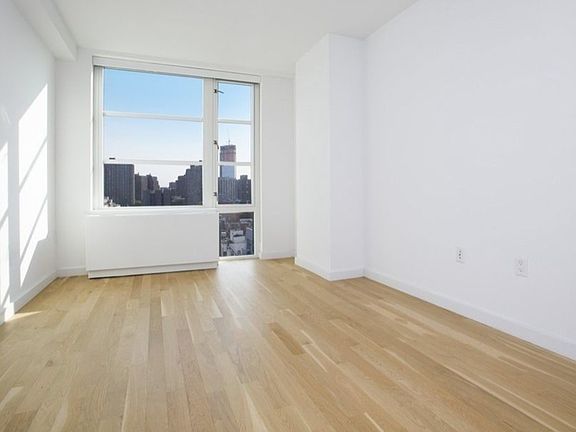 3rd image of 331 E Houston St #F7