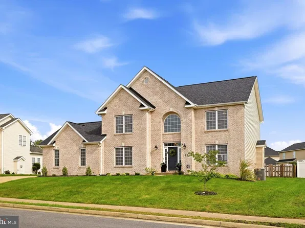 302 Clydesdale Dr, Stephens City, VA 22655