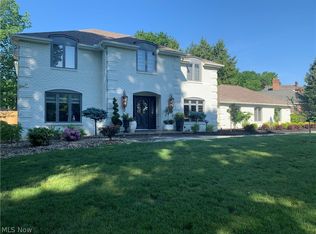 850 Robinwood Hills Dr, Akron, OH 44333