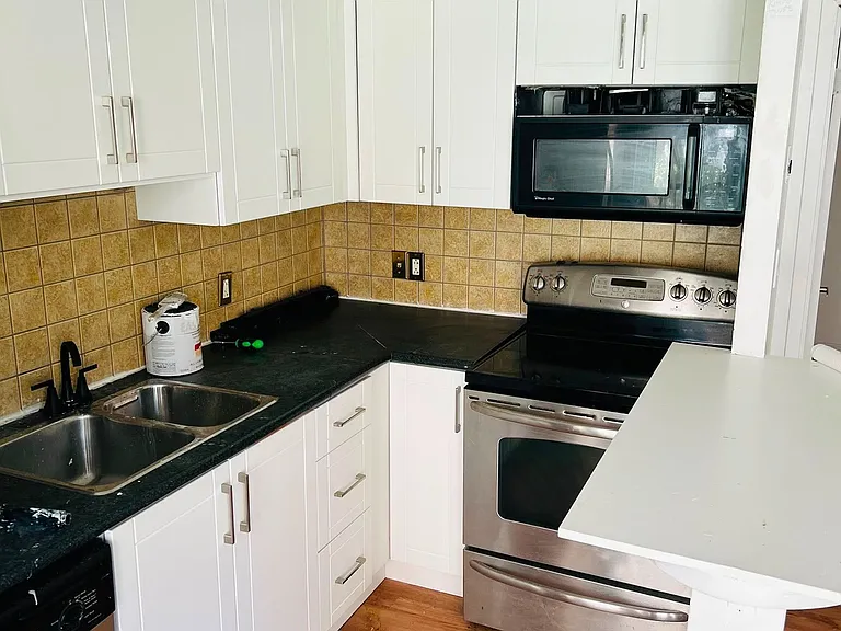 26 Western Battery Rd #210 — Photo 3