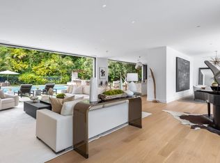 16154 High Valley Pl, Encino, CA 91436