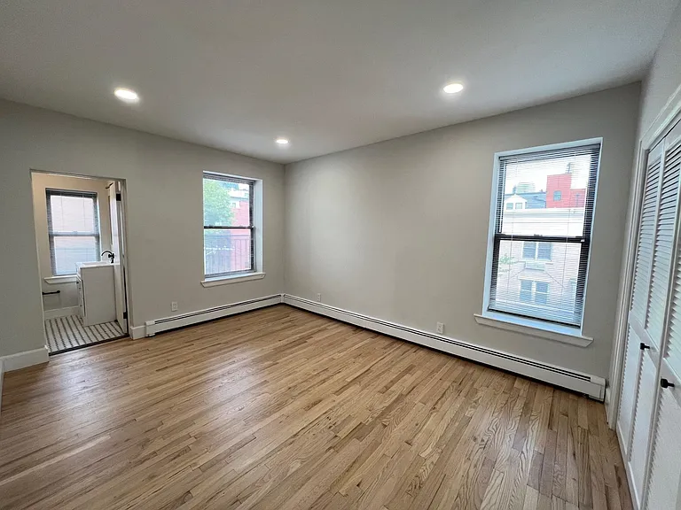 48 Bright St #4 — Photo 26
